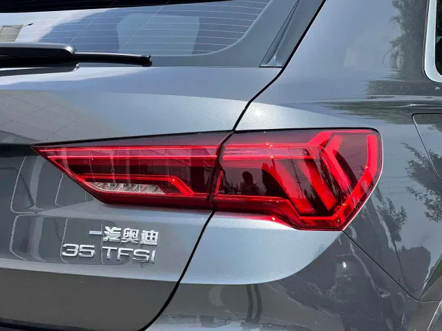 Audi Q3 — Фото автомобиля 11