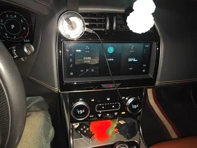 Jaguar XEL — Фото автомобиля 14