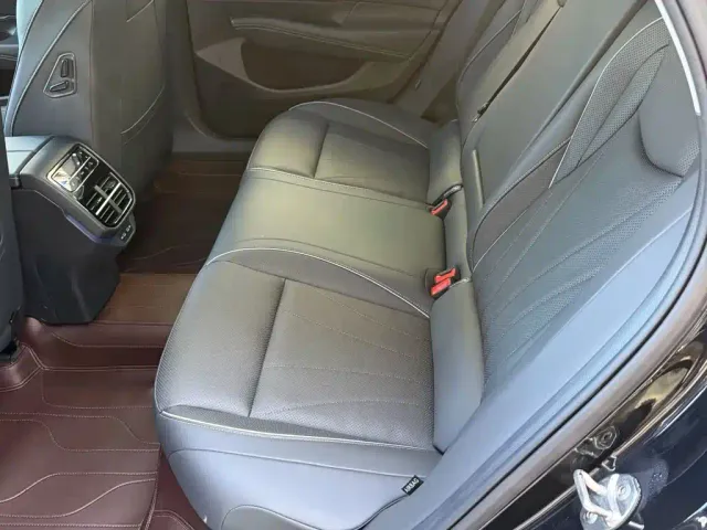 Volkswagen Passat — Фото автомобиля 18