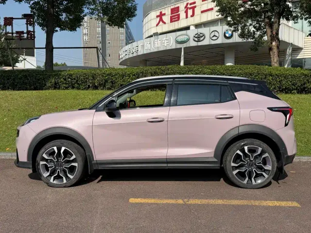 Lynk & Co 06 — Фото автомобиля 3