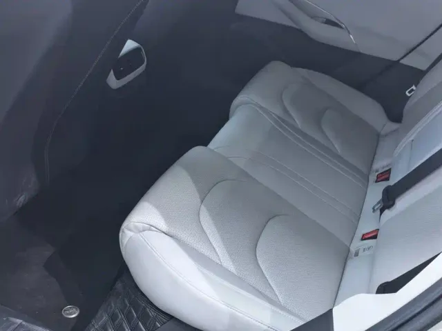 Xiaomi SU7 — Фото автомобиля 8