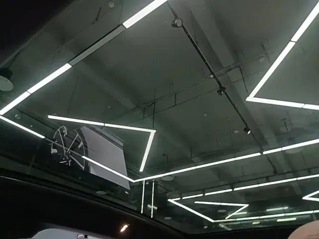 Li Auto i6 — Фото автомобиля 17