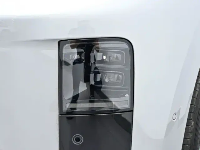 Li Auto i8 — Фото автомобиля 9