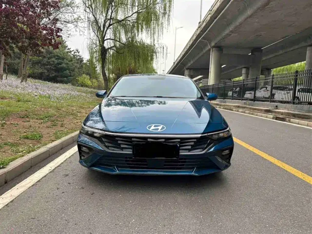 Hyundai Elantra — Фото автомобиля 6
