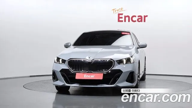 BMW 5 Series G60 — Фото автомобиля 3