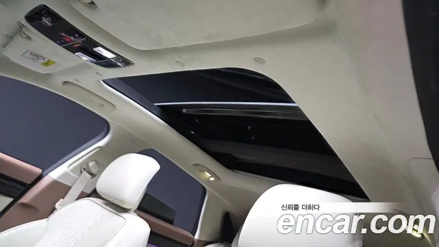 Hyundai Grandeur Grandeur (GN7) 2.5 Бензин 2WD — Фото автомобиля 8