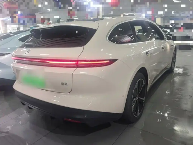 Nio ET5 Touring — Фото автомобиля 6