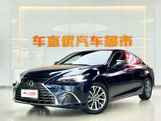 Фотография автомобиля — Lexus ES