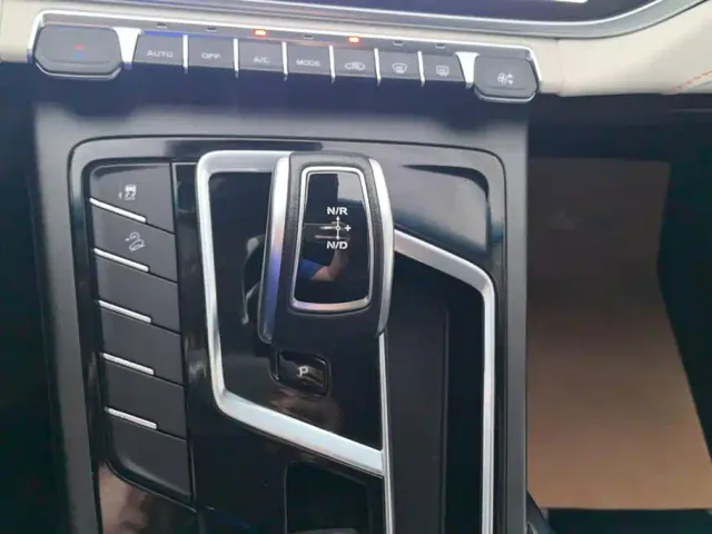 Geely Boyue — Фото автомобиля 16