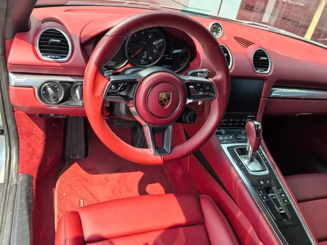 Porsche 718 — Фото автомобиля 9