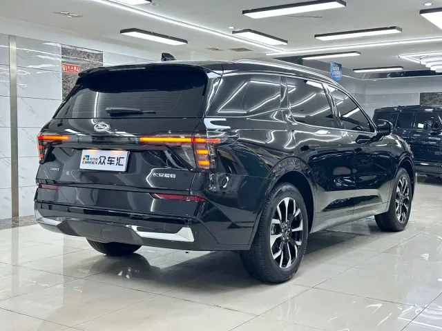 Ford Edge — Фото автомобиля 6