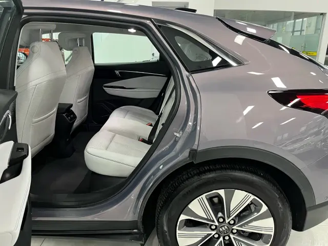 Buick E4 — Фото автомобиля 10