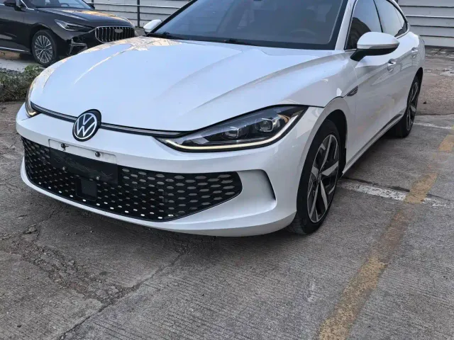 Фотография автомобиля — Volkswagen Lamando