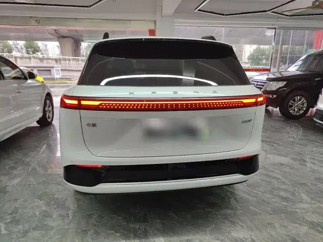Xpeng G9 — Фото автомобиля 5
