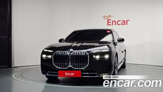 BMW 7-Series 7 серия (G70) 740i sDrive Design Pure Excellence — Фото автомобиля 3