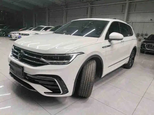 Фотография автомобиля — Volkswagen Tiguan L