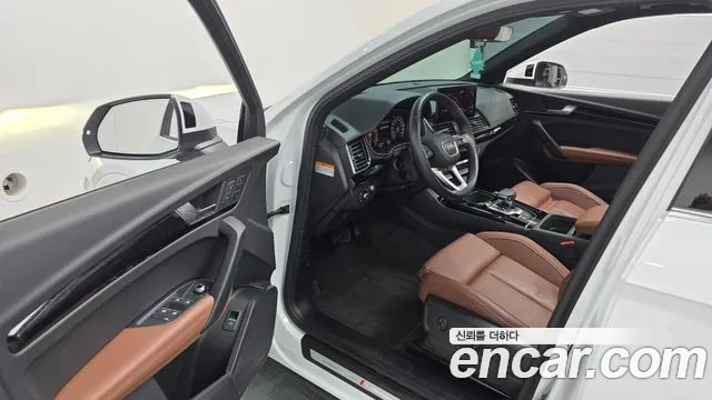 Audi Q5 45 TFSI quattro Premium — Фото автомобиля 10