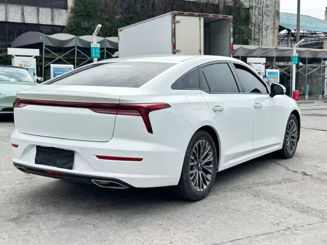 Bestune B70 — Фото автомобиля 6