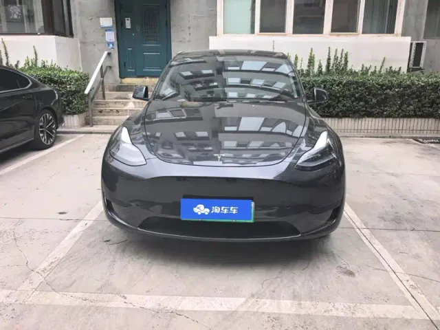 Tesla Model Y — Фото автомобиля 2