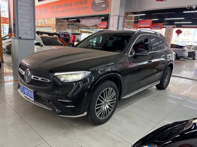 Фотография автомобиля — Mercedes-Benz GLC-Class