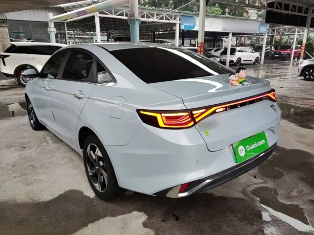 Geely Emgrand L — Фото автомобиля 4