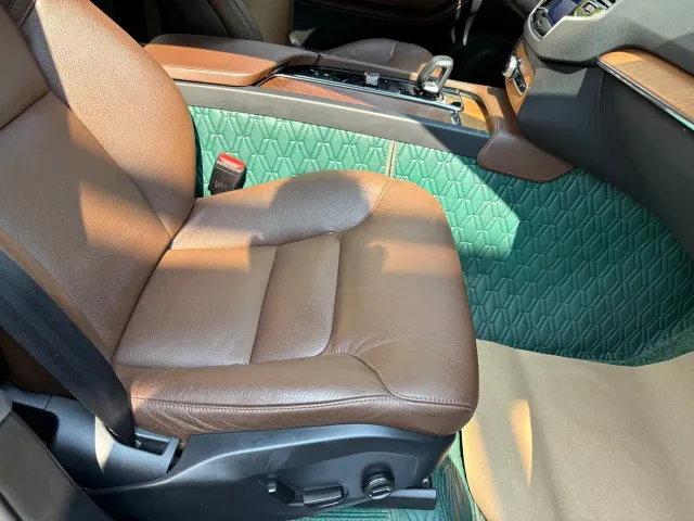 Volvo XC90 — Фото автомобиля 6
