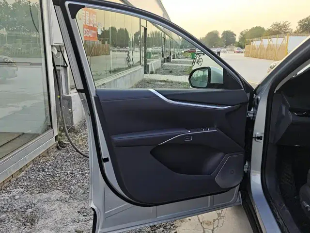 Buick Zhijing E7 — Фото автомобиля 7