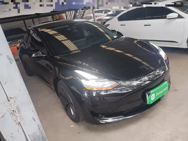 Tesla Model 3 — Фото автомобиля 3