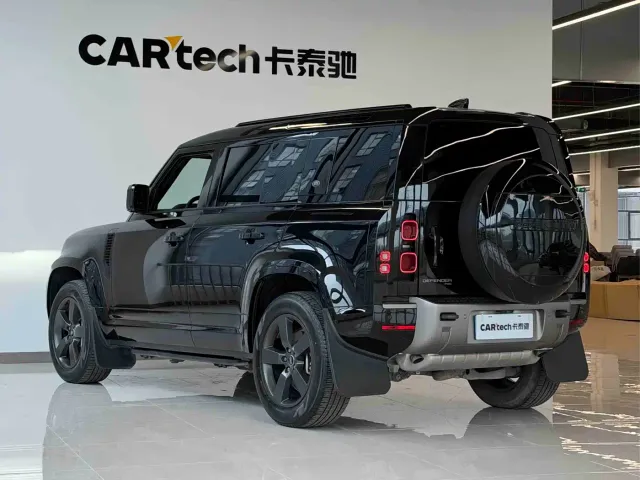 Land Rover Defender — Фото автомобиля 6
