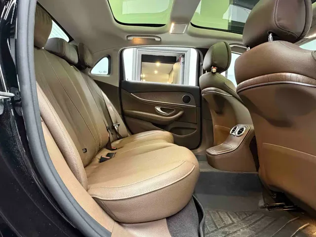Mercedes-Benz E-Class — Фото автомобиля 8