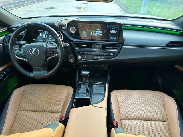 Lexus ES — Фото автомобиля 8