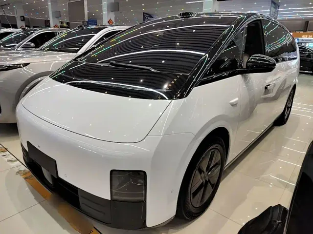 Фотография автомобиля — Li Auto MEGA