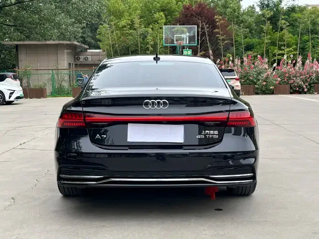 Audi A7L — Фото автомобиля 4
