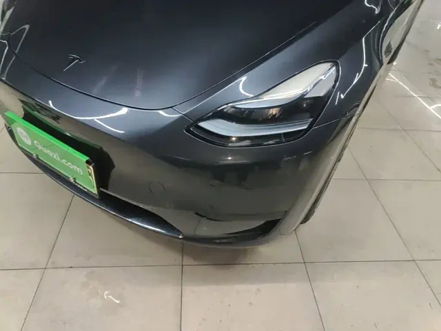 Tesla Model Y — Фото автомобиля 23