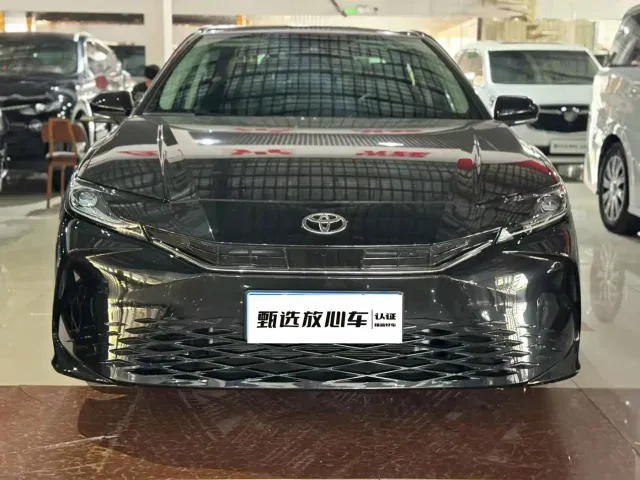 Toyota Camry — Фото автомобиля 2