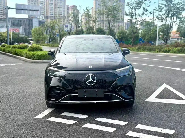 Mercedes-Benz EQE SUV — Фото автомобиля 2