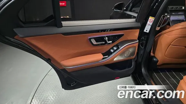 Mercedes-Benz S-Class — Фото автомобиля 21
