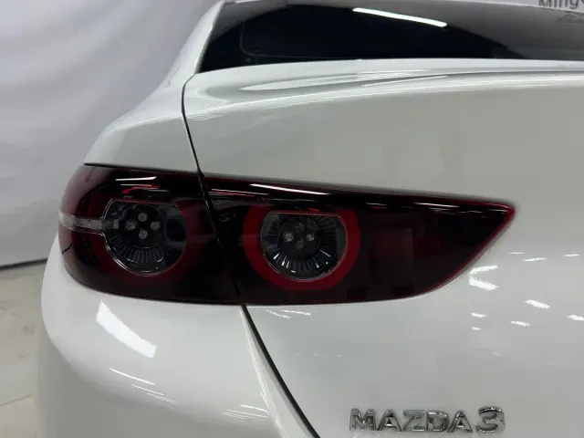 Mazda Axela — Фото автомобиля 9