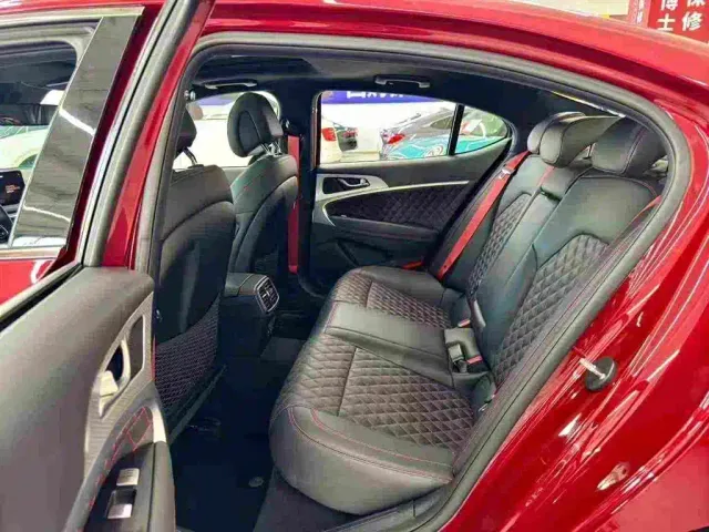 Genesis G70 — Фото автомобиля 5