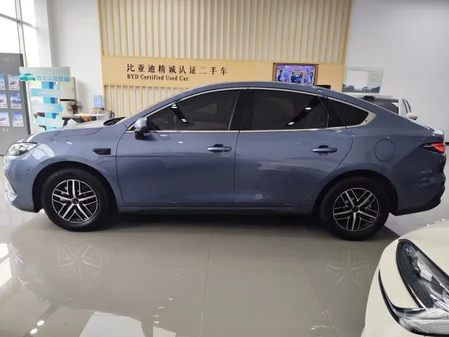 BYD Seal 05 DM-i — Фото автомобиля 4