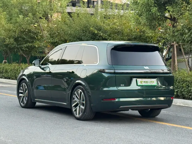Li Auto L9 — Фото автомобиля 11