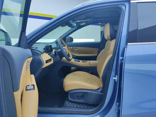 Geely Galaxy Starship 7 EM-i — Фото автомобиля 9