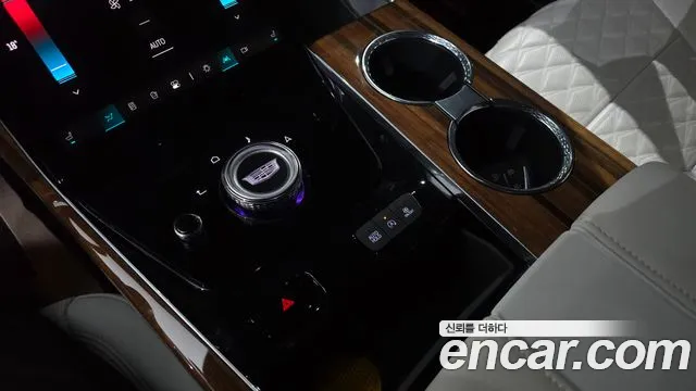 Cadillac Escalade 5th Gen — Фото автомобиля 28