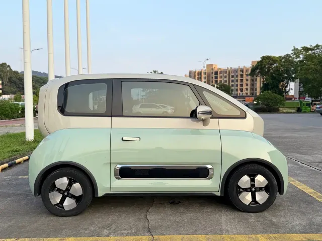 Baojun KiWi EV — Фото автомобиля 10