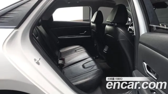 Hyundai AVANTE Avante (CN7) — Фото автомобиля 12