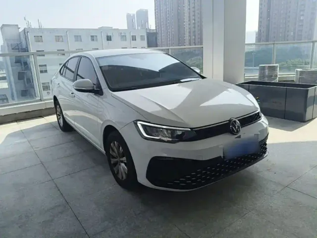Volkswagen Lavida — Фото автомобиля 3