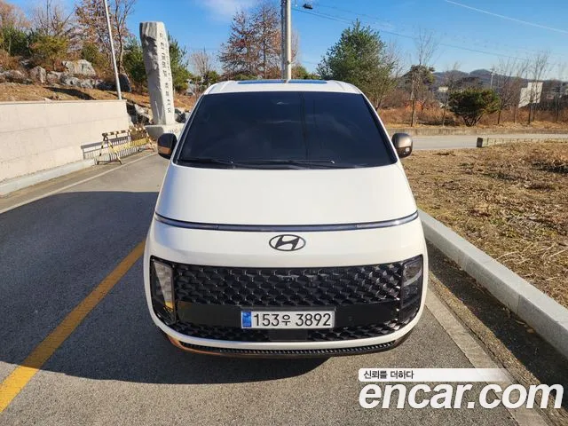 Hyundai Staria Staria 4WD Lounge 9 мест — Фото автомобиля 2