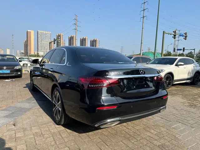 Mercedes-Benz E-Class — Фото автомобиля 5