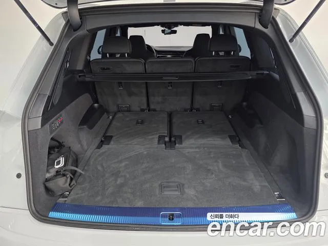 Audi Q7 — Фото автомобиля 18