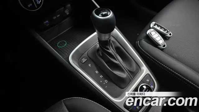 Hyundai Venue — Фото автомобиля 12